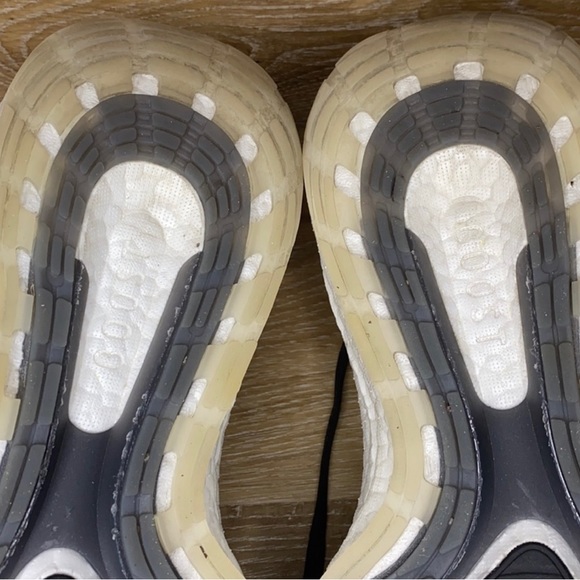 Adidas Ultraboost 21 - Men’s Size 9 - Picture 9 of 9